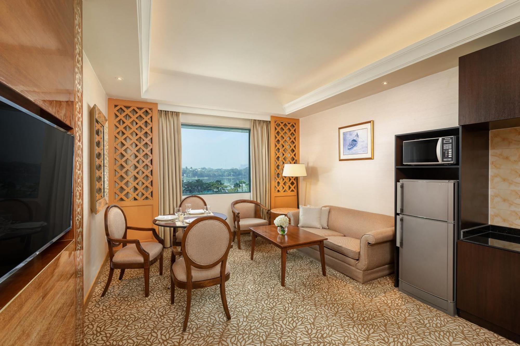 Sedona Hotel 5*
